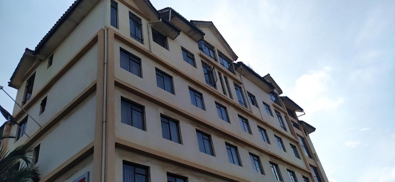 Plus254 Hotel Nairobi Exteriör bild